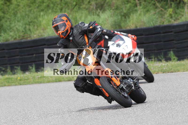 Archiv-2025/10 23.04.2025 Cornu Master School ADR/rot-rouge/50